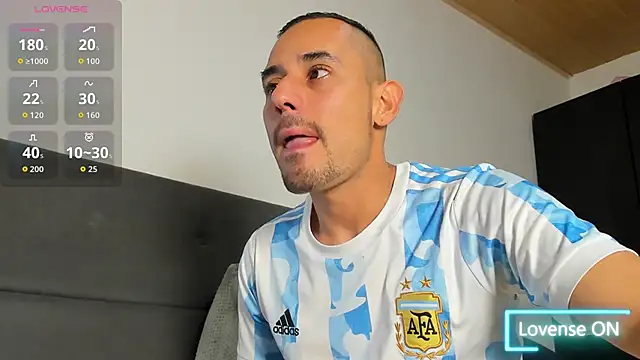 jhonyalzate2 online show from March 5, 2026, 2:52 am