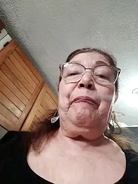Snapshot of Vicky_Rosse chatting on May 12, 2026, 7:42 pm Vicky Rosse online show from May 12, 2026, 7:42 pm