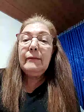 Vicky Rosse online show from November 18, 2025, 10:24 pm