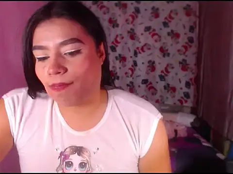 katrinawillff online show from December 15, 2025, 2:06 am