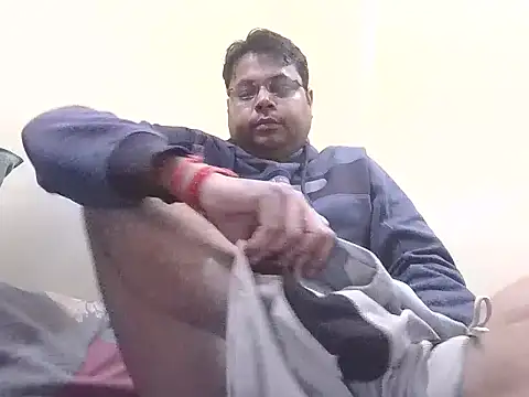 aakash ModelBrown online show from January 14, 2026, 2:31 pm