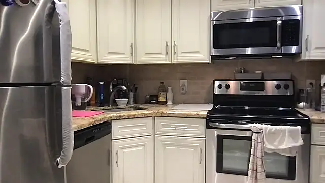 Snapshot of BigGuyMuscle chatting on February 16, 2026, 9:13 pm BigGuyMuscle online show from February 16, 2026, 9:13 pm