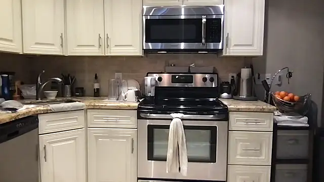 BigGuyMuscle online show from November 21, 2025, 9:25 pm