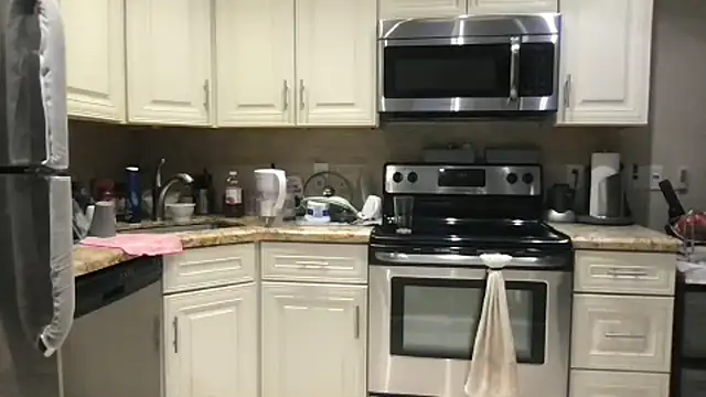 BigGuyMuscle online show from December 18, 2025, 10:02 pm