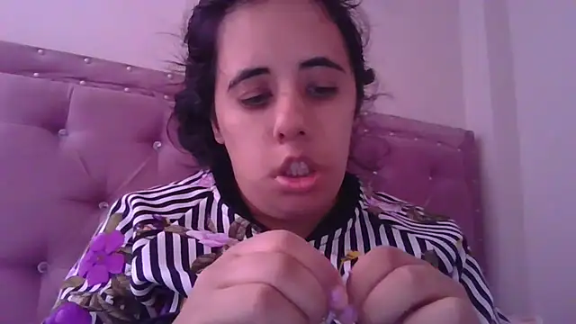 annarose19 online show from March 20, 2025, 7:46 pm