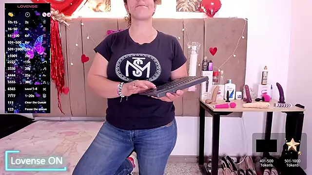 Zaly mature online show from October 24, 2025, 2:32 am