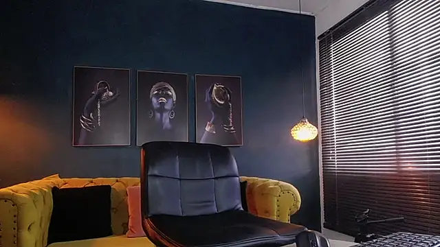 Snapshot of liam_howard chatting on December 18, 2025, 7:40 pm liam howard online show from December 18, 2025, 7:40 pm