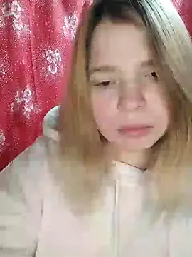 Snapshot of Zuli_Kiska chatting on January 22, 2025, 8:49 pm Zuli Kiska online show from January 22, 2025, 8:49 pm