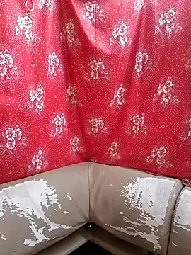 Snapshot of Zuli_Kiska chatting on September 30, 2025, 11:16 am Zuli Kiska online show from September 30, 2025, 11:16 am