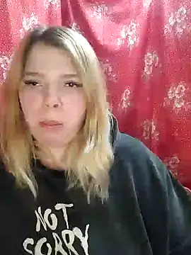 Snapshot of Zuli_Kiska chatting on February 4, 2025, 8:38 pm Zuli Kiska online show from February 4, 2025, 8:38 pm