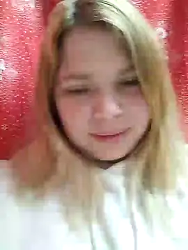 Snapshot of Zuli_Kiska chatting on January 17, 2025, 8:22 pm Zuli Kiska online show from January 17, 2025, 8:22 pm