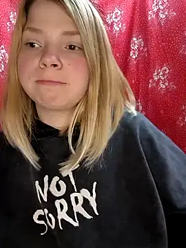 Snapshot of Zuli_Kiska chatting on March 12, 2025, 8:31 pm Zuli Kiska online show from March 12, 2025, 8:31 pm