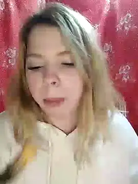 Snapshot of Zuli_Kiska chatting on January 31, 2025, 9:05 pm Zuli Kiska online show from January 31, 2025, 9:05 pm