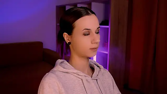 ItsAlisia online show from October 25, 2025, 5:39 am