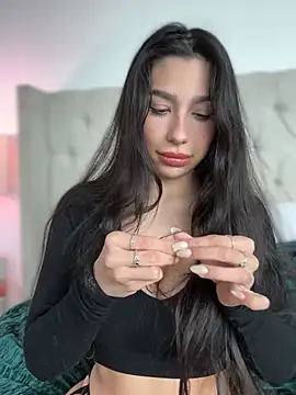 Snapshot of LoveLillyy chatting on January 29, 2025, 7:53 pm LoveLillyy online show from January 29, 2025, 7:53 pm