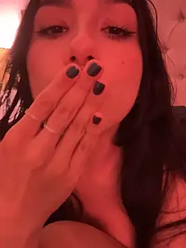 Snapshot of LoveLillyy chatting on March 10, 2025, 9:40 pm LoveLillyy online show from March 10, 2025, 9:40 pm