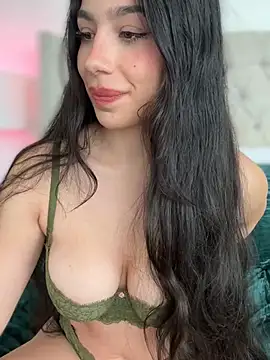 Snapshot of LoveLillyy chatting on March 17, 2025, 9:46 pm LoveLillyy online show from March 17, 2025, 9:46 pm