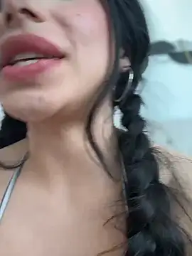 Snapshot of LoveLillyy chatting on January 28, 2025, 10:12 pm LoveLillyy online show from January 28, 2025, 10:12 pm