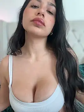 Snapshot of LoveLillyy chatting on March 20, 2025, 10:29 pm LoveLillyy online show from March 20, 2025, 10:29 pm