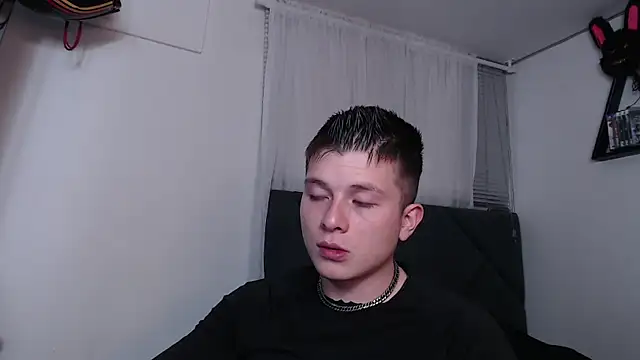 Snapshot of MathewCollin chatting on January 9, 2026, 10:28 pm MathewCollin online show from January 9, 2026, 10:28 pm