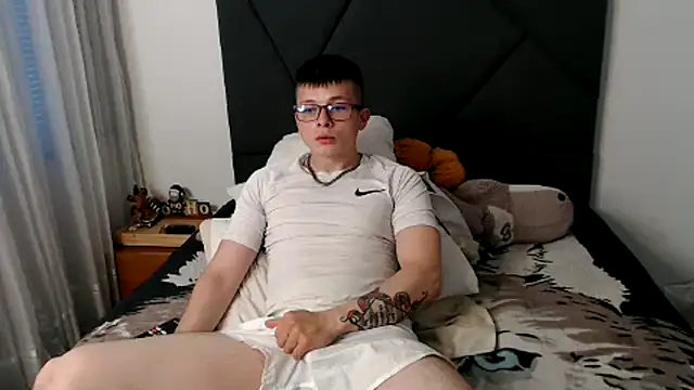 Snapshot of MathewCollin chatting on February 2, 2025, 10:49 pm MathewCollin online show from February 2, 2025, 10:49 pm