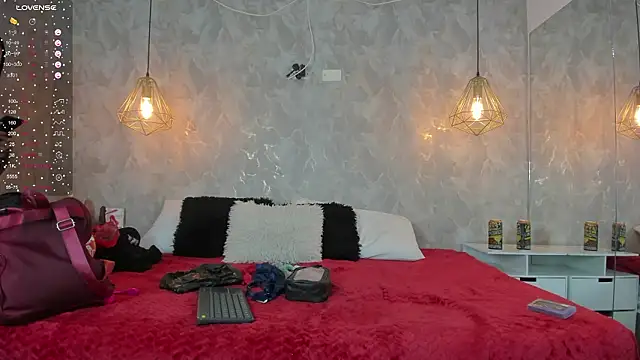 danaythamara1 online show from February 14, 2026, 10:54 pm