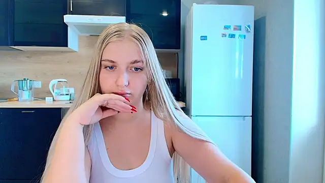 Adr1ana  online show from September 28, 2025, 10:22 am