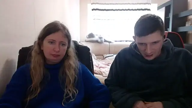 Snapshot of PeterAndJen chatting on March 14, 2025, 5:46 pm PeterAndJen online show from March 14, 2025, 5:46 pm