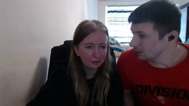 Snapshot of PeterAndJen chatting on September 25, 2025, 6:52 am PeterAndJen online show from September 25, 2025, 6:52 am