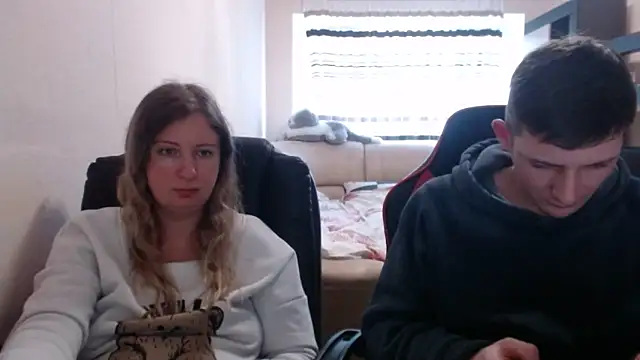 Snapshot of PeterAndJen chatting on March 12, 2025, 12:36 pm PeterAndJen online show from March 12, 2025, 12:36 pm