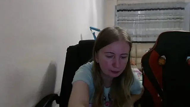 Snapshot of PeterAndJen chatting on September 15, 2025, 6:08 pm PeterAndJen online show from September 15, 2025, 6:08 pm