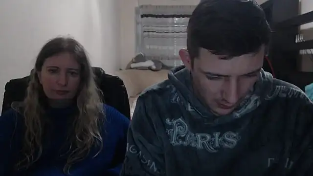 Snapshot of PeterAndJen chatting on March 16, 2025, 7:27 pm PeterAndJen online show from March 16, 2025, 7:27 pm