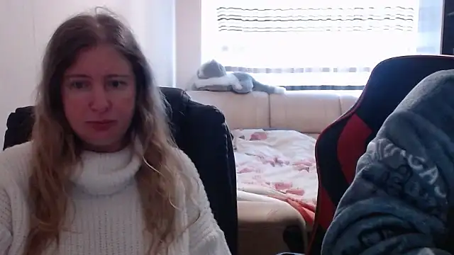 Snapshot of PeterAndJen chatting on March 22, 2025, 6:43 am PeterAndJen online show from March 22, 2025, 6:43 am