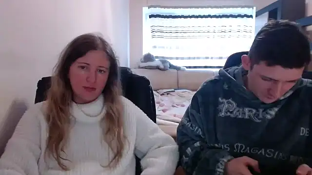 Snapshot of PeterAndJen chatting on March 21, 2025, 7:02 pm PeterAndJen online show from March 21, 2025, 7:02 pm