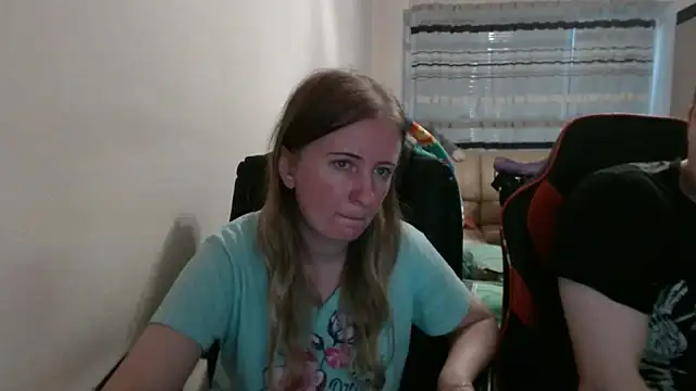 Snapshot of PeterAndJen chatting on September 14, 2025, 5:46 pm PeterAndJen online show from September 14, 2025, 5:46 pm