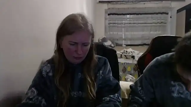 PeterAndJen online show from February 5, 2026, 7:10 pm