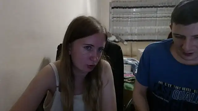 Snapshot of PeterAndJen chatting on September 9, 2025, 5:33 pm PeterAndJen online show from September 9, 2025, 5:33 pm
