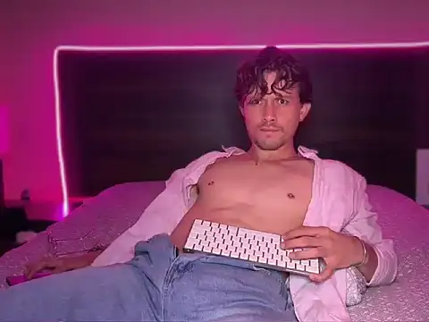 mcklister kinky feets online show from March 25, 2026, 12:37 pm