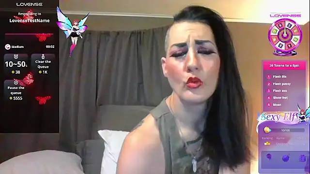 Snapshot of bettyvape85 chatting on December 3, 2024, 6:43 am bettyvape85 online show from December 3, 2024, 6:43 am