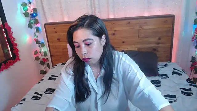 NikkieMilky online show from April 8, 2026, 6:37 am