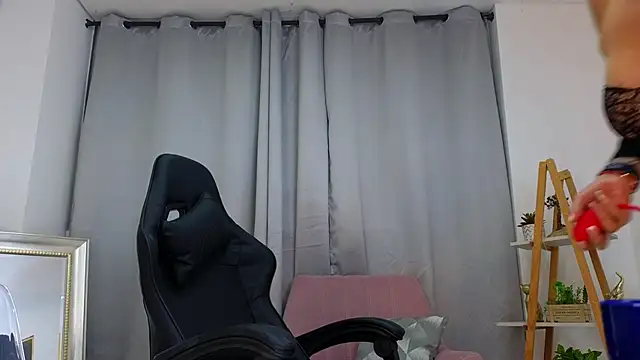 bella  adams online show from March 18, 2025, 2:51 am