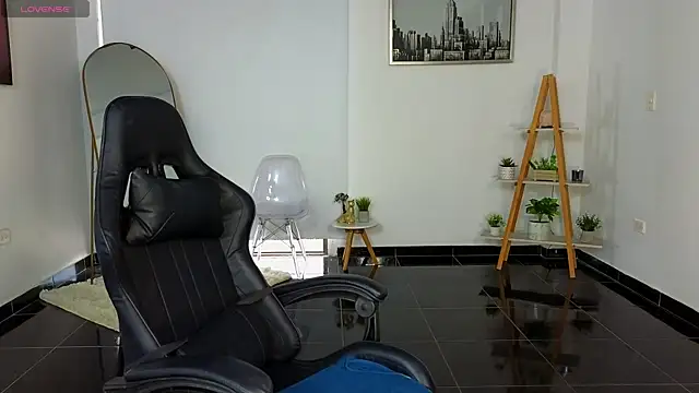 bella  adams online show from September 8, 2025, 10:09 pm