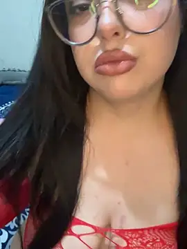 Snapshot of MileyGia chatting on February 12, 2026, 1:16 am MileyGia online show from February 12, 2026, 1:16 am