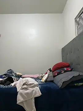 Snapshot of MileyGia chatting on February 20, 2026, 1:57 am MileyGia online show from February 20, 2026, 1:57 am