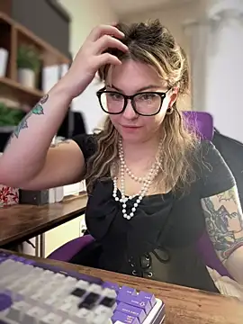 Snapshot of JennKenobi chatting on February 21, 2025, 6:15 pm JennKenobi online show from February 21, 2025, 6:15 pm