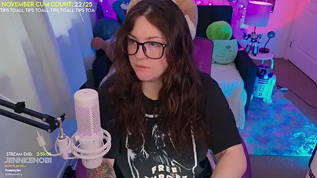 Snapshot of JennKenobi chatting on November 19, 2025, 3:23 pm JennKenobi online show from November 19, 2025, 3:23 pm