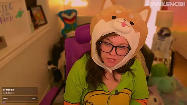 Snapshot of JennKenobi chatting on September 10, 2025, 3:33 pm JennKenobi online show from September 10, 2025, 3:33 pm