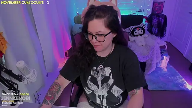 Snapshot of JennKenobi chatting on November 3, 2025, 3:15 pm JennKenobi online show from November 3, 2025, 3:15 pm