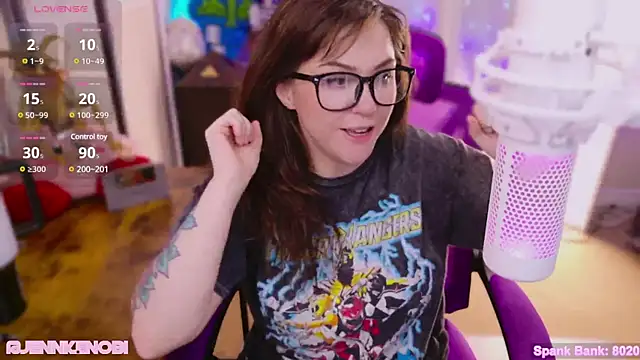 Snapshot of JennKenobi chatting on March 4, 2025, 10:27 pm JennKenobi online show from March 4, 2025, 10:27 pm