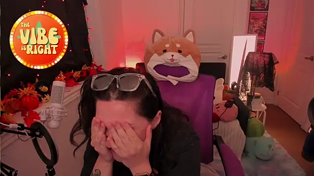 Snapshot of JennKenobi chatting on September 26, 2025, 2:35 pm JennKenobi online show from September 26, 2025, 2:35 pm